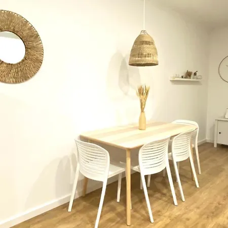 Apartment Lovely New 20 Minutes From Center.
