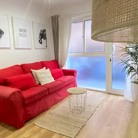 Lovely New 20 Minutes From Center. Barcelona